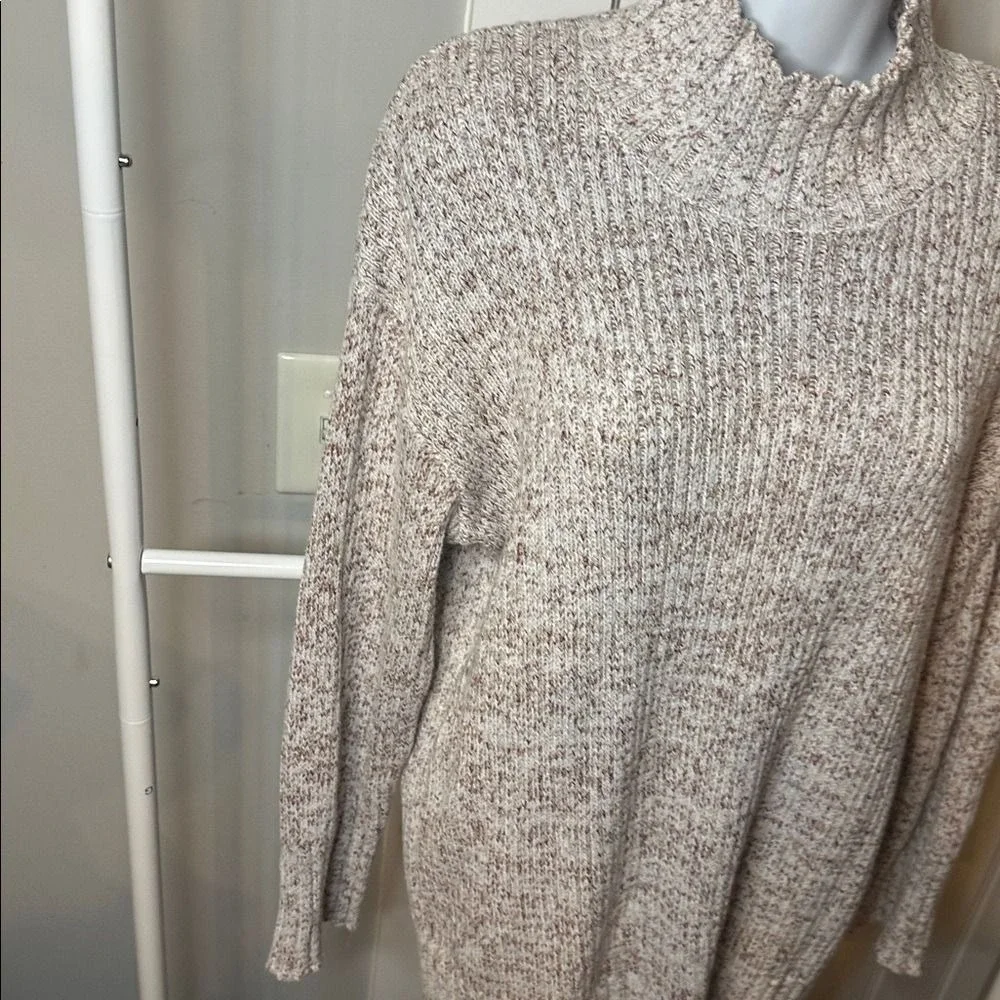Free‎ People Beach Size Medium Cozy Beige Knit Turtleneck Sweater